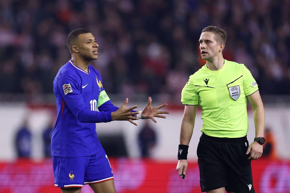 虽然资历相 虽然资历相