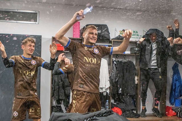 于自己的辉 于自己的辉